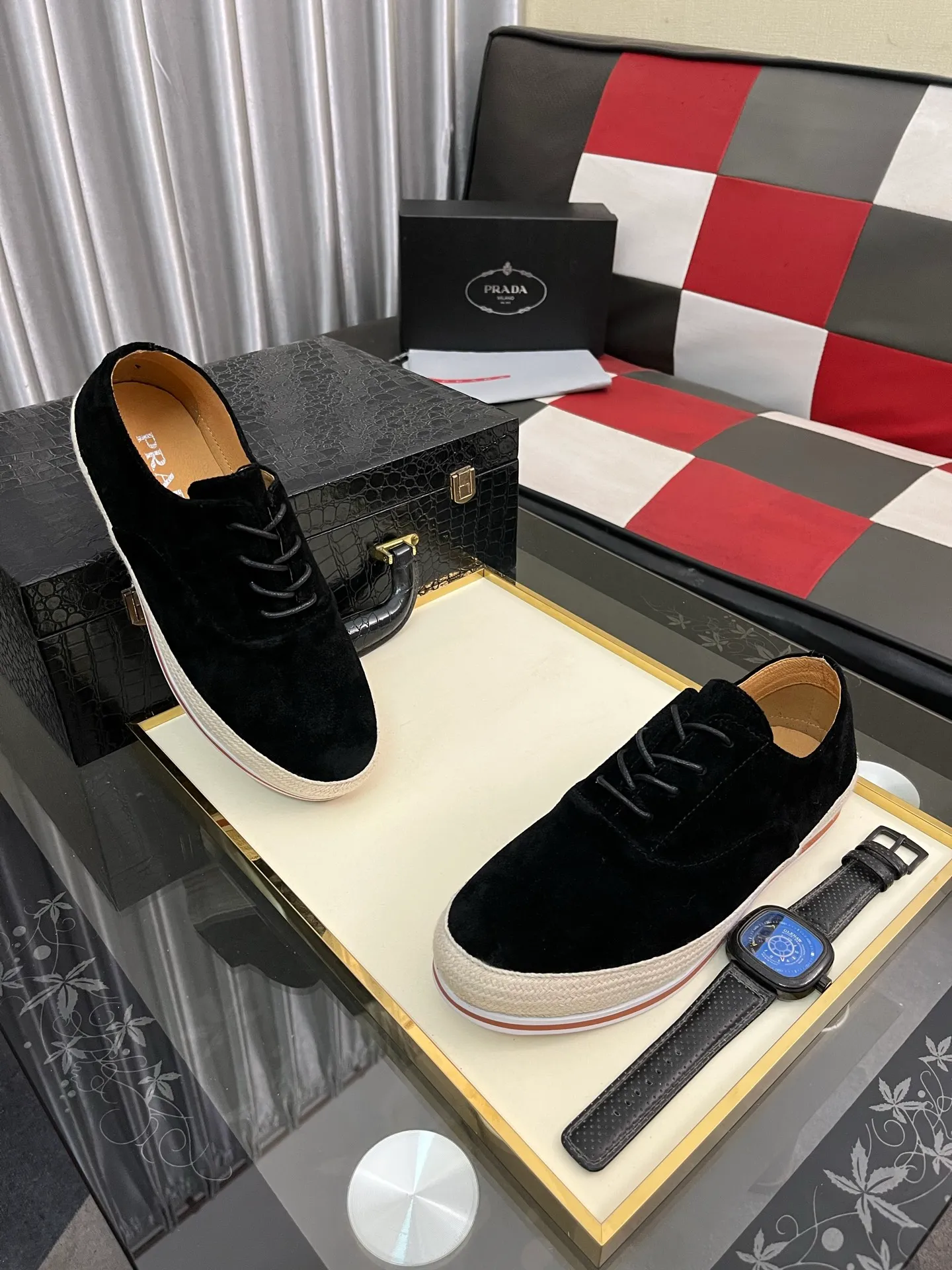 Men's shoes 💰440⌚️⌚️【PRADA】Prada ~ unique and casual style. New models from Prada official website are coming [Celebrate][Celebrate]🏃High-end brand casual shoes ➕Full set of packaging😍😍 Men's 2023 counters are on sale simultaneously, Italian imported brands select first-layer Italian cowhide. 🐑Sheepskin lining (refuses to discolor and rub feet) Sole: Original sole specially provided by the original factory 🎬Better in kind Size number: 38-442️⃣Colors available
